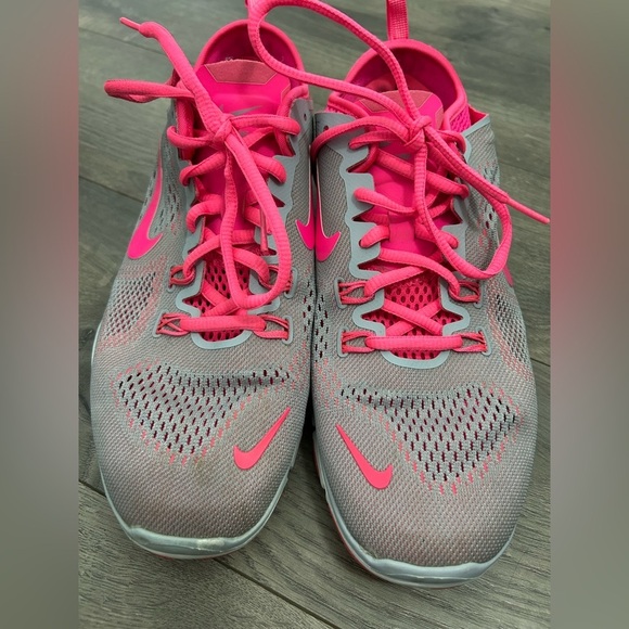 Women's Nike Pink and Gray Free TR FIT4 Shoes - Picture 2 of 7